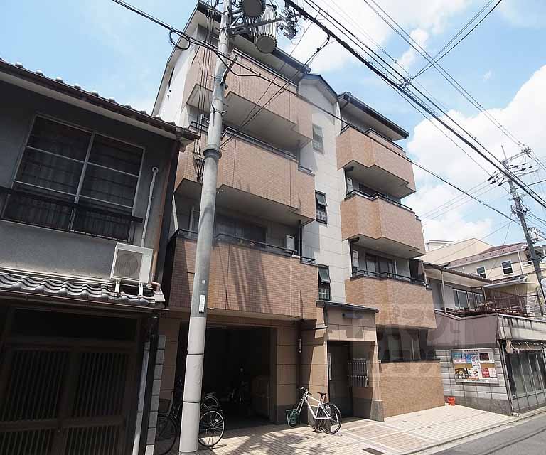 メゾン都