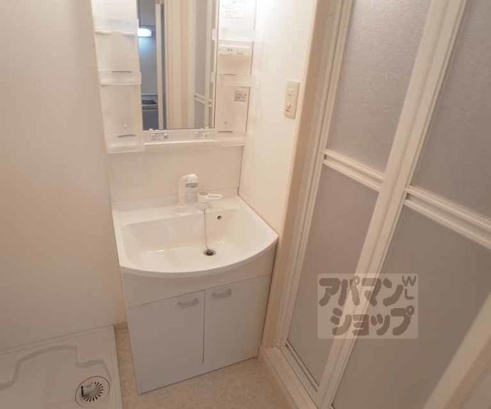 【グランレブリー御所西】間取