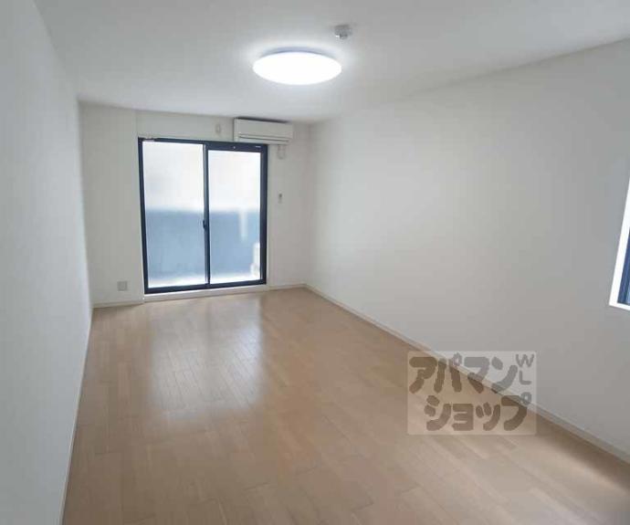 【グランレブリー御所西】間取