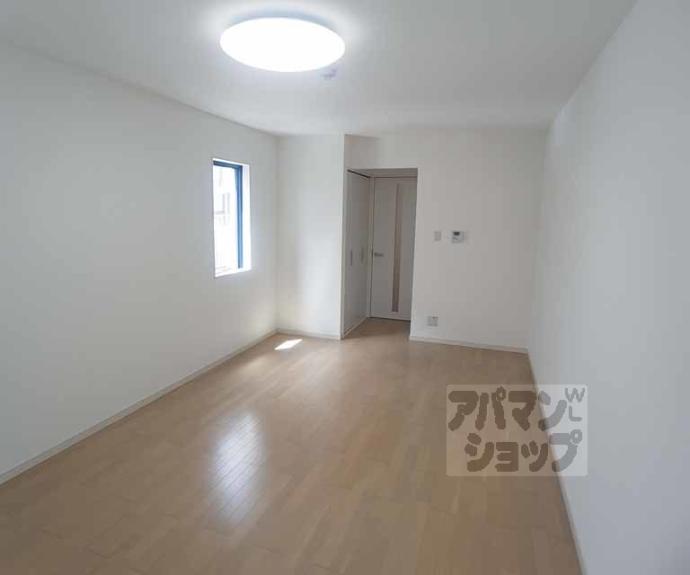 【グランレブリー御所西】間取