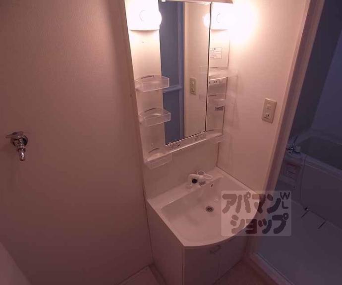 【グランレブリー御所西】間取