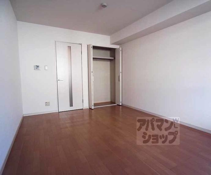 【グランレブリー御所西】間取