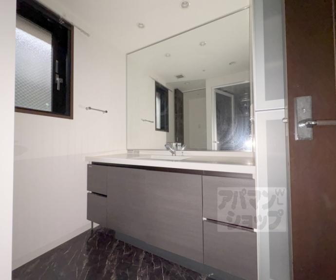 【ゼファー京都上長者町通】間取