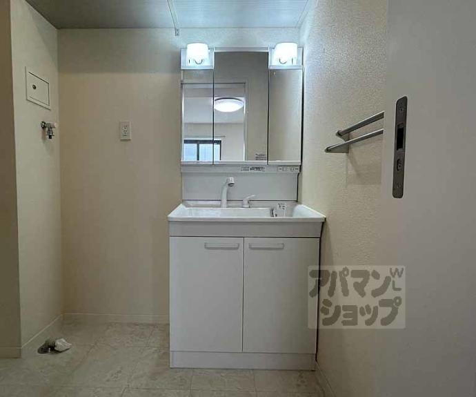 【ＣＨＡＲＩＳ御所東】間取