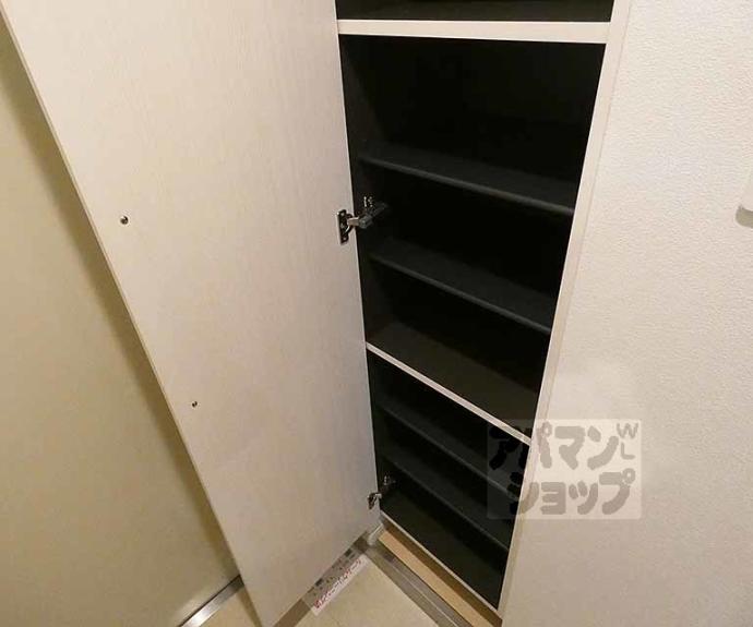 【仁和寺街道六軒町西入四番町マンション】間取