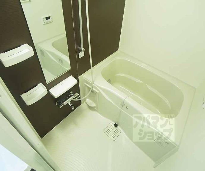 【仁和寺街道六軒町西入四番町マンション】間取