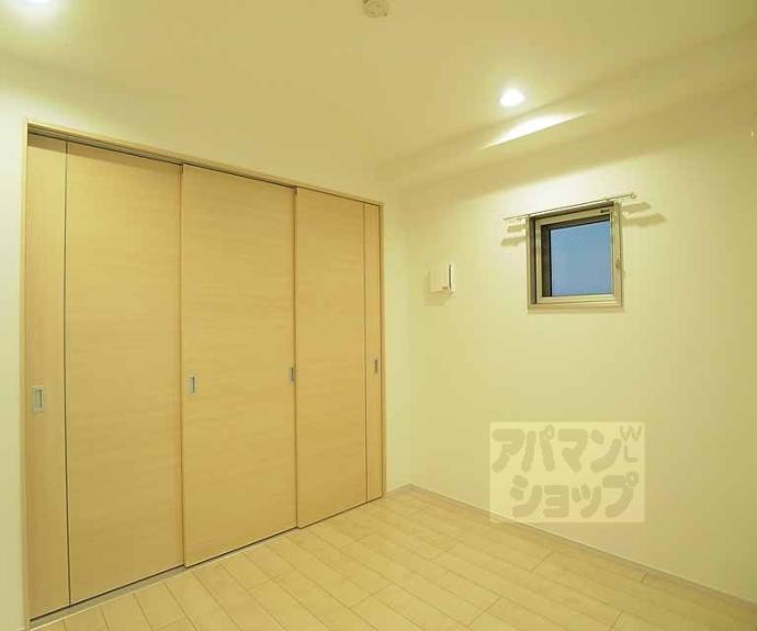 【仁和寺街道六軒町西入四番町マンション】間取