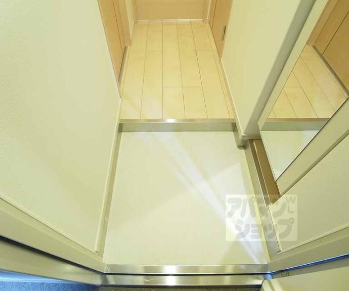 【仁和寺街道六軒町西入四番町マンション】間取