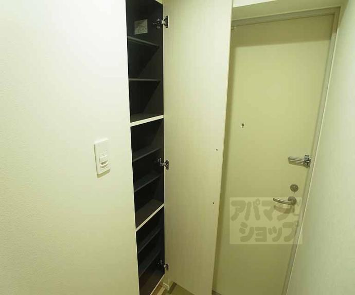 【仁和寺街道六軒町西入四番町マンション】間取