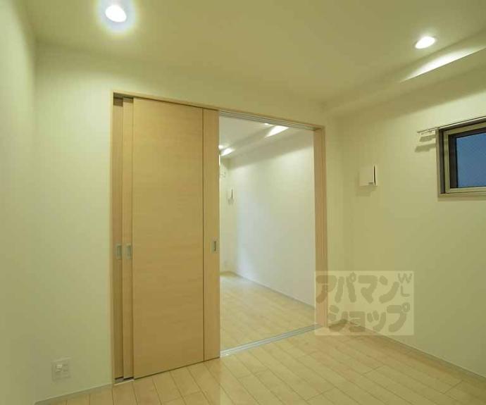 【仁和寺街道六軒町西入四番町マンション】間取