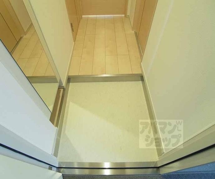【仁和寺街道六軒町西入四番町マンション】間取