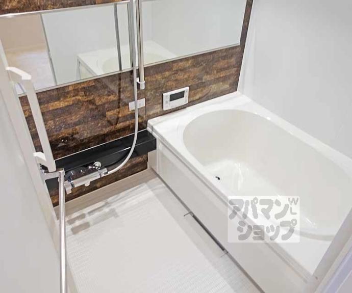 【シャーメゾン 千本六軒町】間取