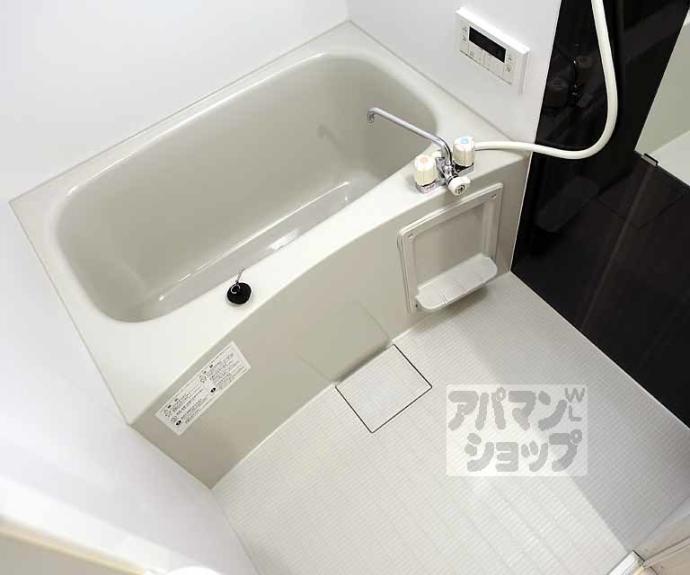 【エスカーサ京都四条梅津】間取