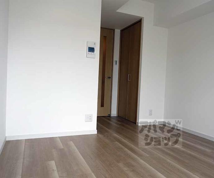 【エスカーサ京都四条梅津】間取