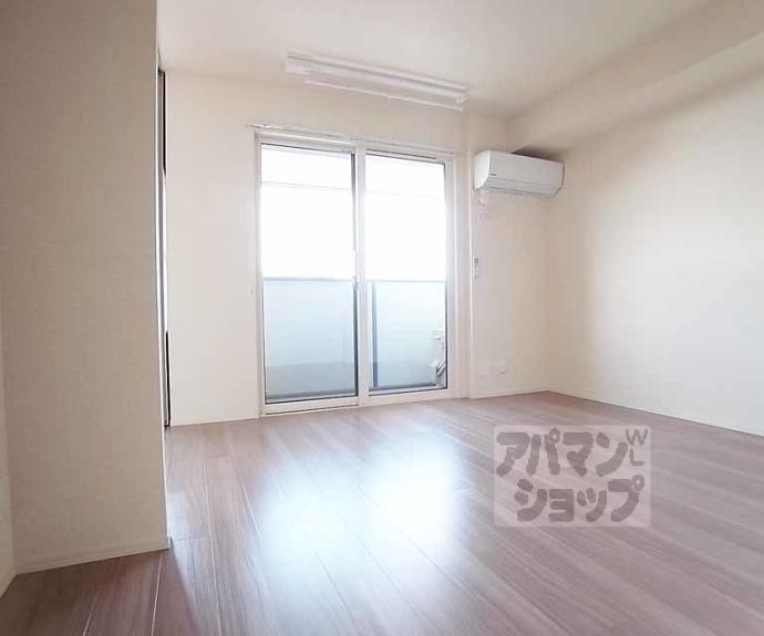 【ソレアード御室】間取