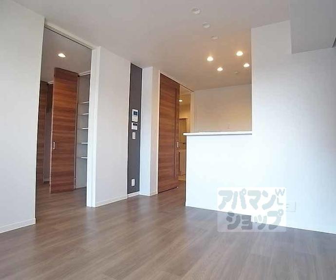 【シャーメゾン西京極】間取