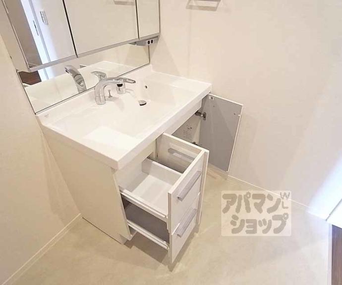 【シャーメゾン西京極】間取