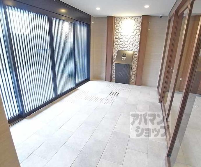 【プレサンスロジェ太秦天神川】間取