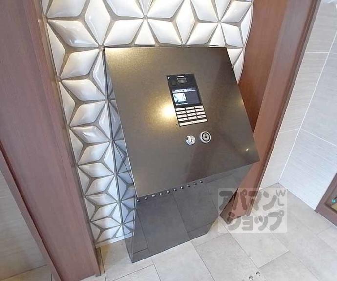 【プレサンスロジェ太秦天神川】間取