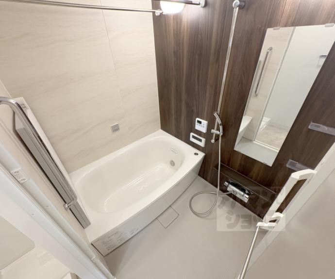 【プレサンスロジェ太秦天神川】間取