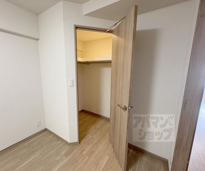 【プレサンスロジェ太秦天神川】間取