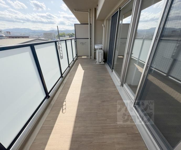 【プレサンスロジェ太秦天神川】間取