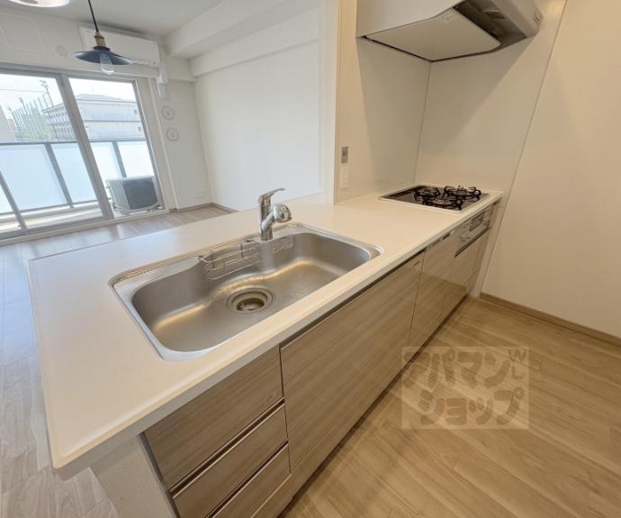 【プレサンスロジェ太秦天神川】間取