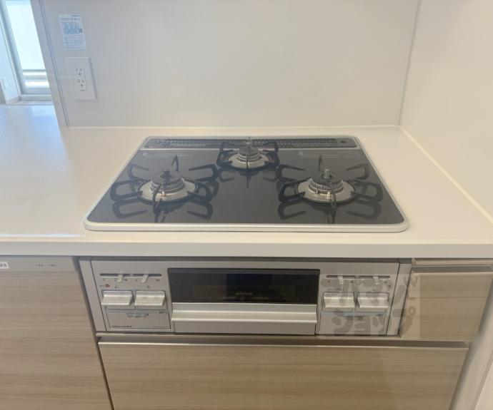 【プレサンスロジェ太秦天神川】間取