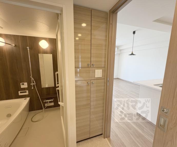 【プレサンスロジェ太秦天神川】間取