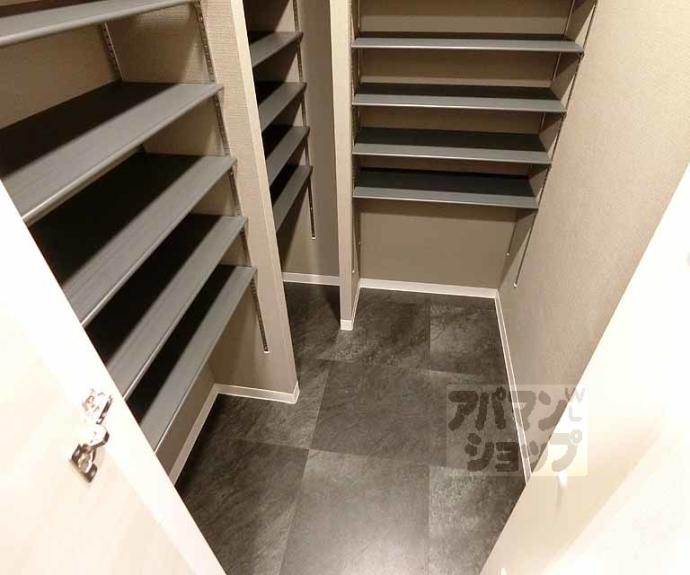 【ＳＫＹ　ＭＡＩＳＯＮ　京都西院】間取