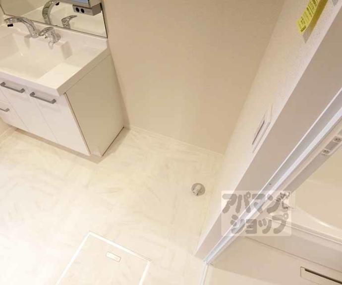 【レフィシア西院】間取