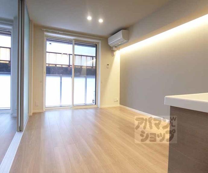 【レフィシア西院】間取