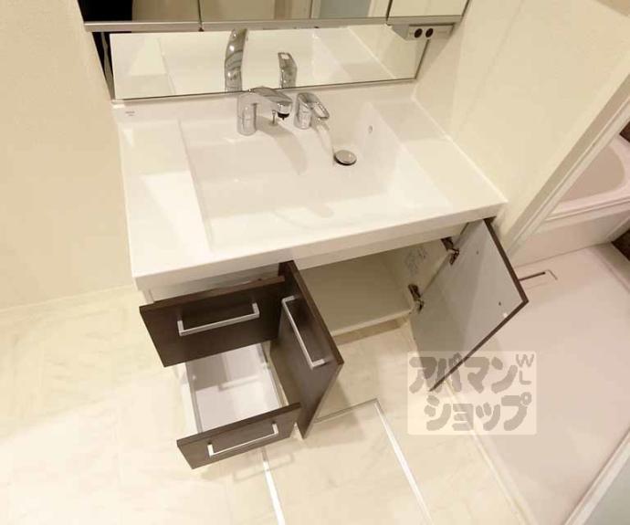 【レフィシア西院】間取