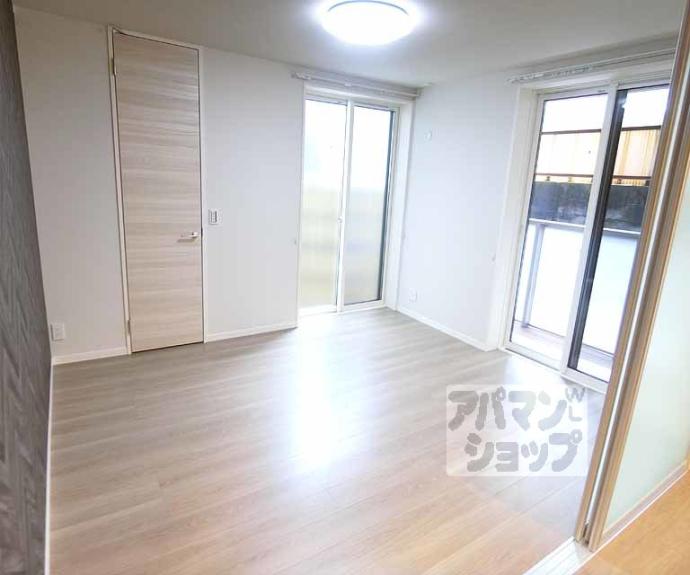 【レフィシア西院】間取