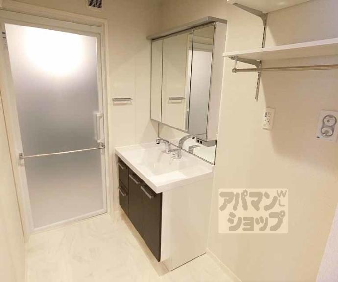 【レフィシア西院】間取