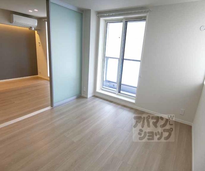 【レフィシア西院】間取