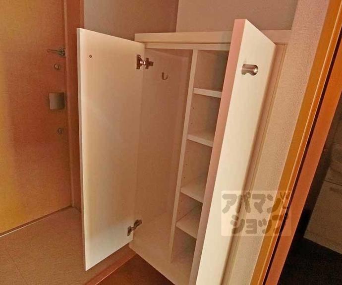 【グランドパレス西院 西館】間取