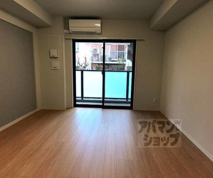 【ストーリーズ　うずまさ】間取