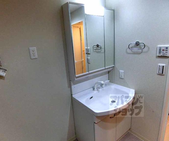 【ストーリーズ　うずまさ】間取