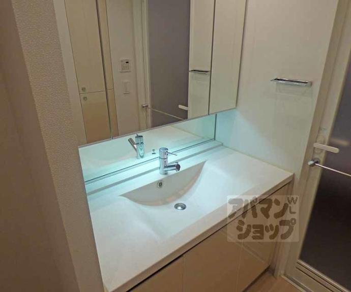 【四条烏丸クロスマーク】