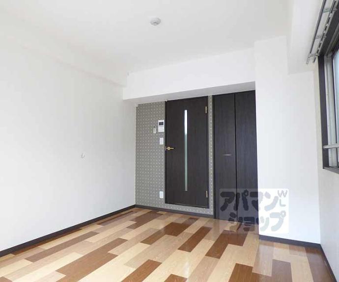 【Ｄｅａｒ　Ｃｏｕｒｔ四条烏丸】間取