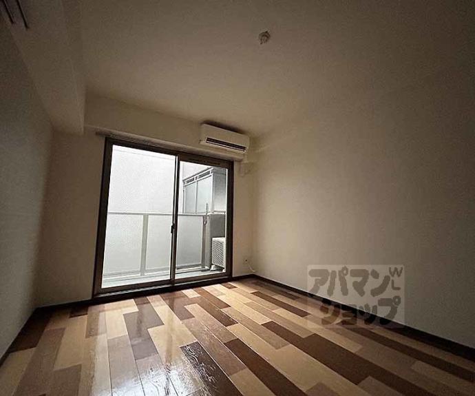 【Ｄｅａｒ　Ｃｏｕｒｔ四条烏丸】間取