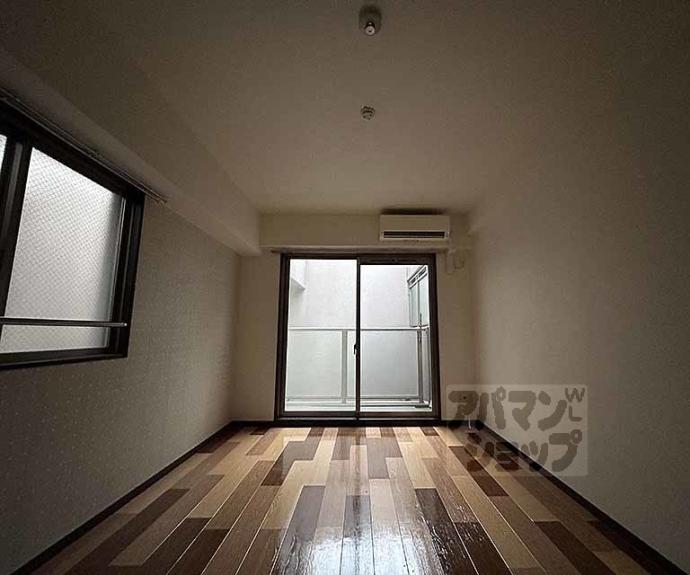 【Ｄｅａｒ　Ｃｏｕｒｔ四条烏丸】間取