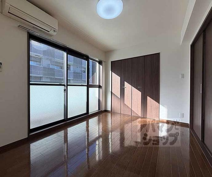 【イスターナ今井鴨川西】間取