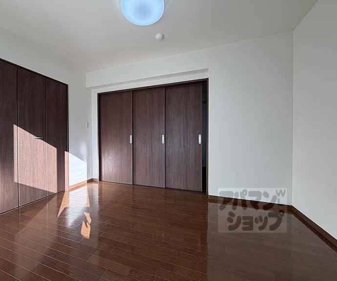 【イスターナ今井鴨川西】間取