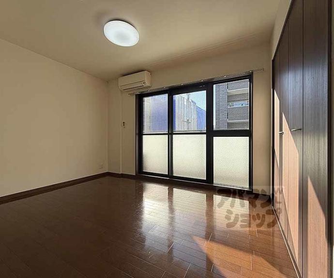 【イスターナ今井鴨川西】間取