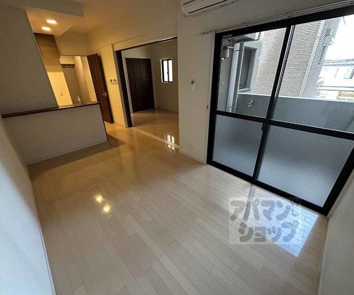 【ウェルカーブ二条】間取