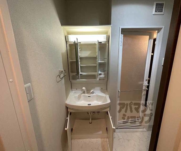 【ウェルカーブ二条】間取