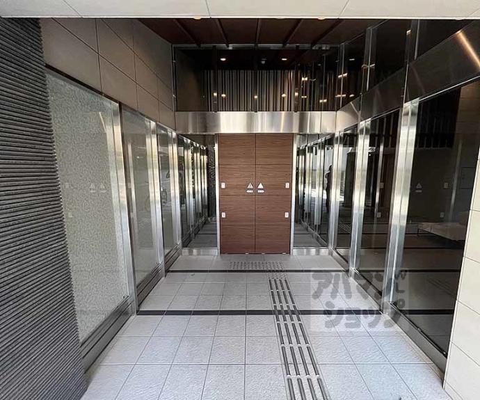 【アベニール三条油小路】