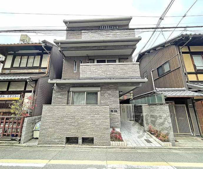 【シャーメゾン舞鶴】間取